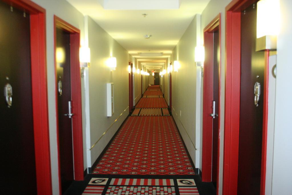 Отель Georgia Gameday Center Атенс Экстерьер фото