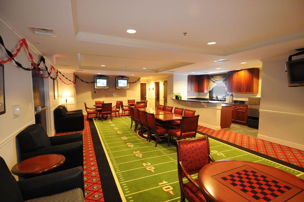 Отель Georgia Gameday Center Атенс Интерьер фото