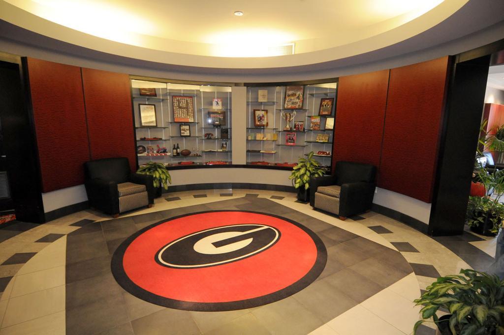 Отель Georgia Gameday Center Атенс Интерьер фото